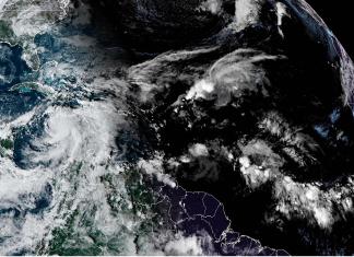 Tormenta tropical Rafael se intensifica a huracán categoría 1 que ocasionara marejada ciclónica