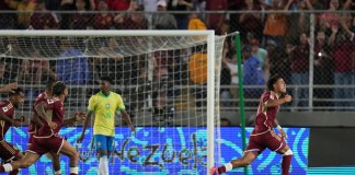 Telasco Segovia, de la selección de Venezuela, festeja luego de anotar ante Brasil en un partido de la eliminatoria mundialista, el jueves 14 de noviembre de 2024 Foto: La Hora/AP