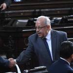 El canciller Carlos Ramiro Martínez a su ingreso en el Congreso para su interpelación. Foto La Hora: Fabricio Alonzo