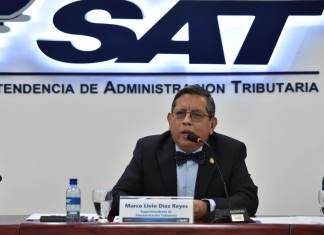 El Superintendente de la Sat, Marco Livio Díaz Reyes habla desde la sede de la SAT