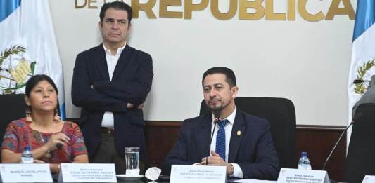 El presidente del Congreso lidera la Comisión Permanente. Foto La Hora: Fabricio Alonzo