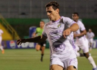Comunicaciones se impuso a Cobán Imperial en la ida de los cuartos de final del Torneo Apertura 2024. Foto La Hora: Comunicaciones