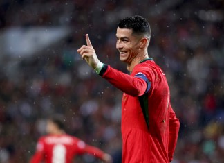 De esta forma se jugarán los cuartos de final en la Liga de las Naciones de Europa Cristiano Ronaldo, de Portugal, hace un gesto durante el partido de la Liga de Naciones, disputado el viernes 15 de noviembre de 2024, ante Polonia en Oporto Foto: La Hora/AP