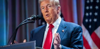 El virtual presidente electo, Donald Trump, durante una reunión con la bancada republicana en la Cámara de Representantes, el 13 de noviembre de 2024, en Washington. Foto La Hora: AP