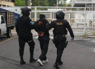 Pandillero «el Chino» pasará 46 años en la cárcel por el crimen violento de una adolescente en la zona 18 Alias el "Chino", fue condenado a 46 años de prisión por muerte de una menor de 15 años en 2022. Foto La Hora: PNC