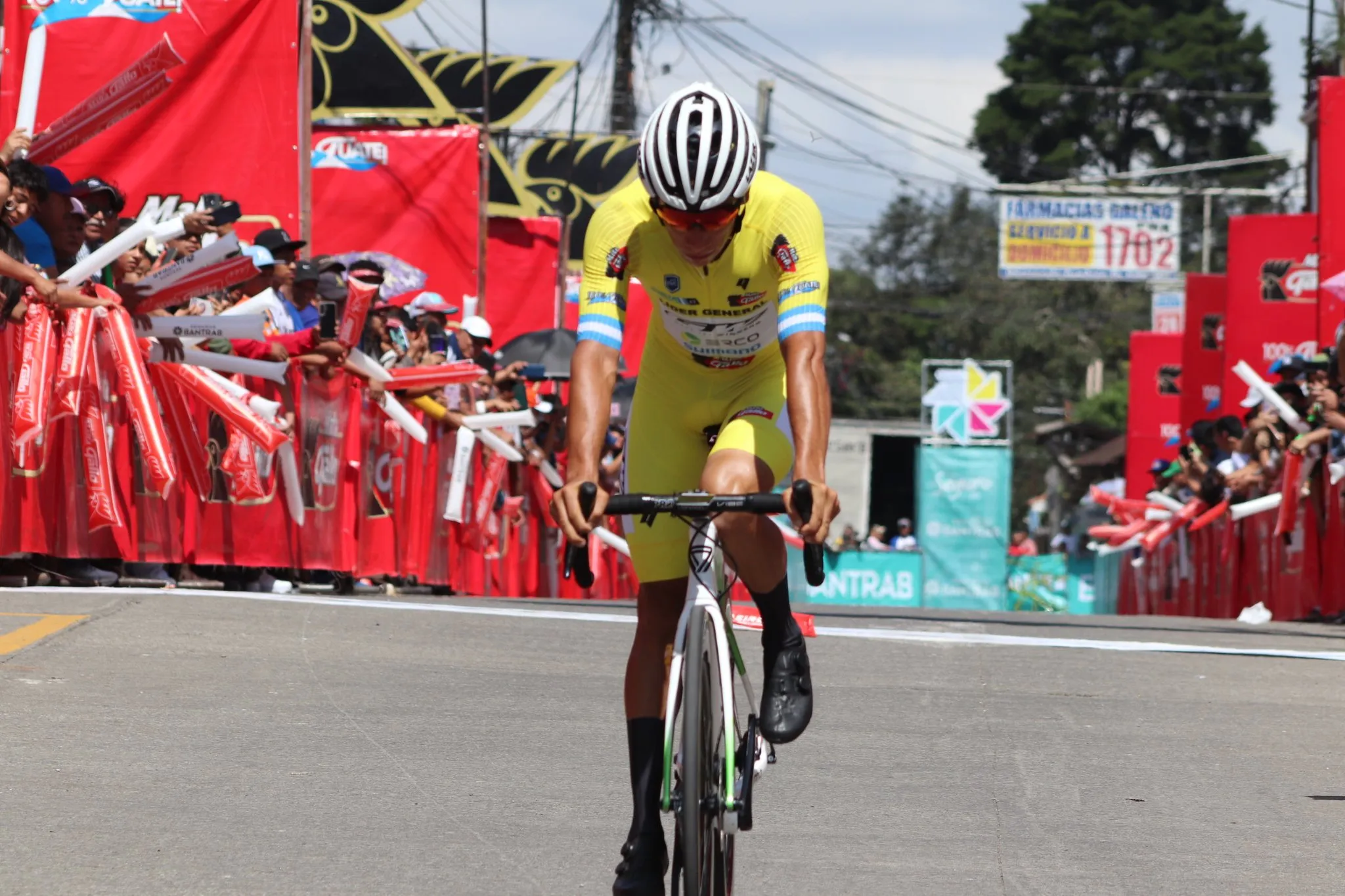 El ciclista colombiano se consolidó como campeón de la vuelta a Guatemala 2024 en su 63 edición. Foto: Federación Guatemalteca de Ciclismo.