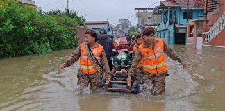 Evacuación de familias afectas por inundaciones en Alta Verapaz.