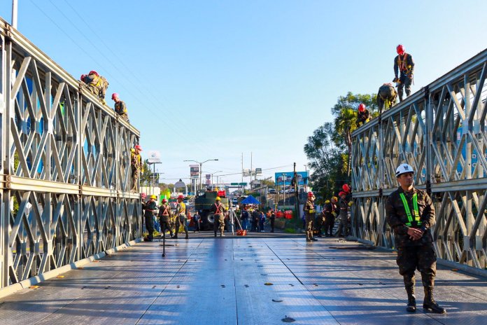 Inician trabajos de desmontaje del puente modular en Villa Nueva. Foto: La Hora / Ejército de Guatemala.