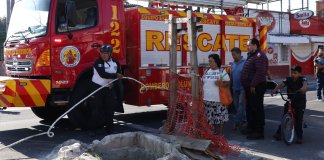 Los Bomberos Voluntarios rescataron a un hombre en un pozo de la zona 11 capitalina. Foto: La Hora / Bomberos Voluntarios.