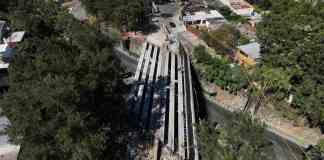 Avances en la construcción del puente Adolfo Mijangos muestran el posible cumpliendo en los plazos acordados.