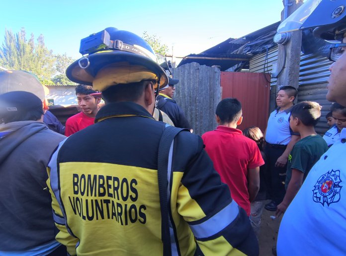 Explosión en cohetería en San Juan Sacatepéquez deja un fallecido.