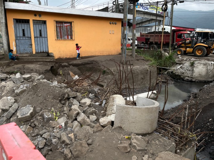 Proyecto suspendido. Es incierto cuando la empresa 4 Carriles podría entrega la obra finalizada. Foto: La Hora / José Orozco. 