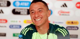 Fotografía de archivo del futbolista mexicano Andrés Guardado durante una rueda de prensa en el Estadio Akron de Guadalajara (México). EFE/ Francisco Guasco