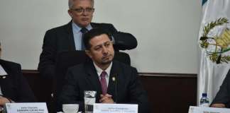 El presidente del Congreso, Nery Ramos, indicó que varios jefes de bloque pidieron aprobar los préstamos para electrificación rural. Foto La Hora: Daniel Ramírez