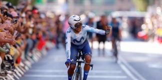 El ciclista combiano Nairo Quintana durante la contrarreloj individual de la última etapa de la 79 Vuelta a España que completó con Movistar, su último equipo. EFE/ Javier Lizón