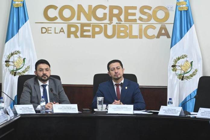 El presidente del Congreso, Nery Ramos, apoya reformas a la Ley de la PNC. Foto La Hora: Fabricio Alonzo