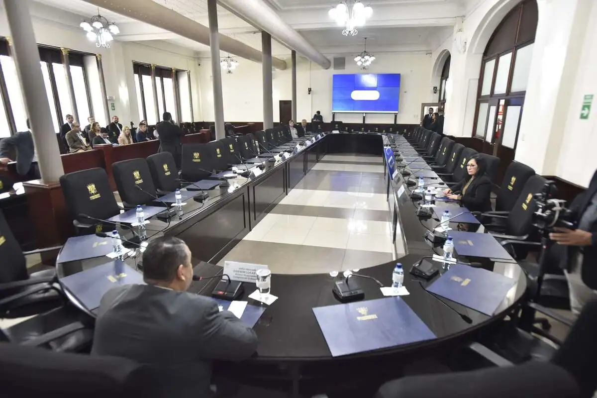 El salón Larrazábal será uno de los que podrán conocer los ciudadanos en la Noche de los Museos. Foto: La Hora