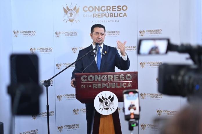 El presidente del Congreso, Nery Ramos, anunció su viaje a la toma de posesión de Donald Trump. Foto La Hora: Fabricio Alonzo