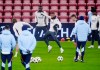 Kylian Mbappé (centro) del Real Madrid durante una sesión de entrenamiento en Anfield, Liverpool, Inglaterra. Foto La Hora: AP