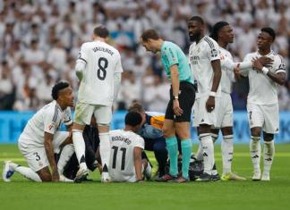 Rodrygo (C), lesionado durante el partido del sábado ante Osasuna. Foto: La Hora/ EFE