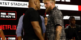 El exboxeador estadounidense Myke Tyson (i) y el boxeador y youtuber Jake Paul (d), en una imagen de archivo. EFE/EPA/Peter Foley