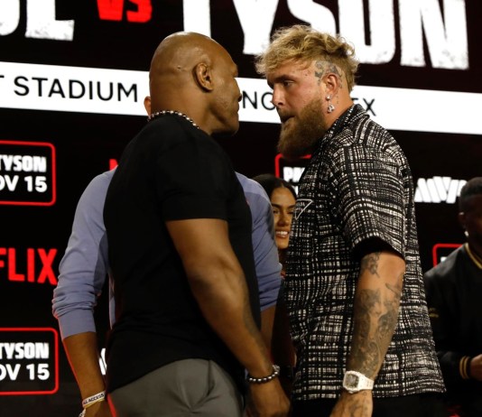 El exboxeador estadounidense Myke Tyson (i) y el boxeador y youtuber Jake Paul (d), en una imagen de archivo. EFE/EPA/Peter Foley