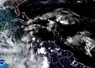 Esta imagen satelital proporcionada por la Oficina Nacional de Administración Oceánica y Atmosférica de Estados Unidos (NOAA, por sus siglas en inglés) muestra varios sistemas meteorológicos, el domingo 3 de noviembre de 2024, en el Caribe, Centroamérica y Sudamérica. (NOAA vía AP)