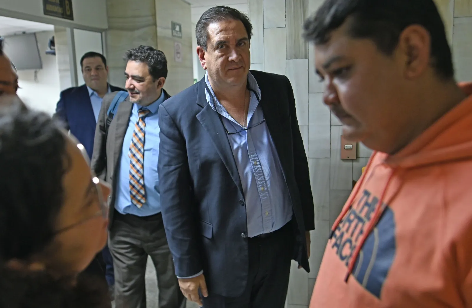 La semana pasada Gustavo Alejos se presentó ante el juzgado donde le cerraron el caso. Foto La Hora: Fabricio Alonzo