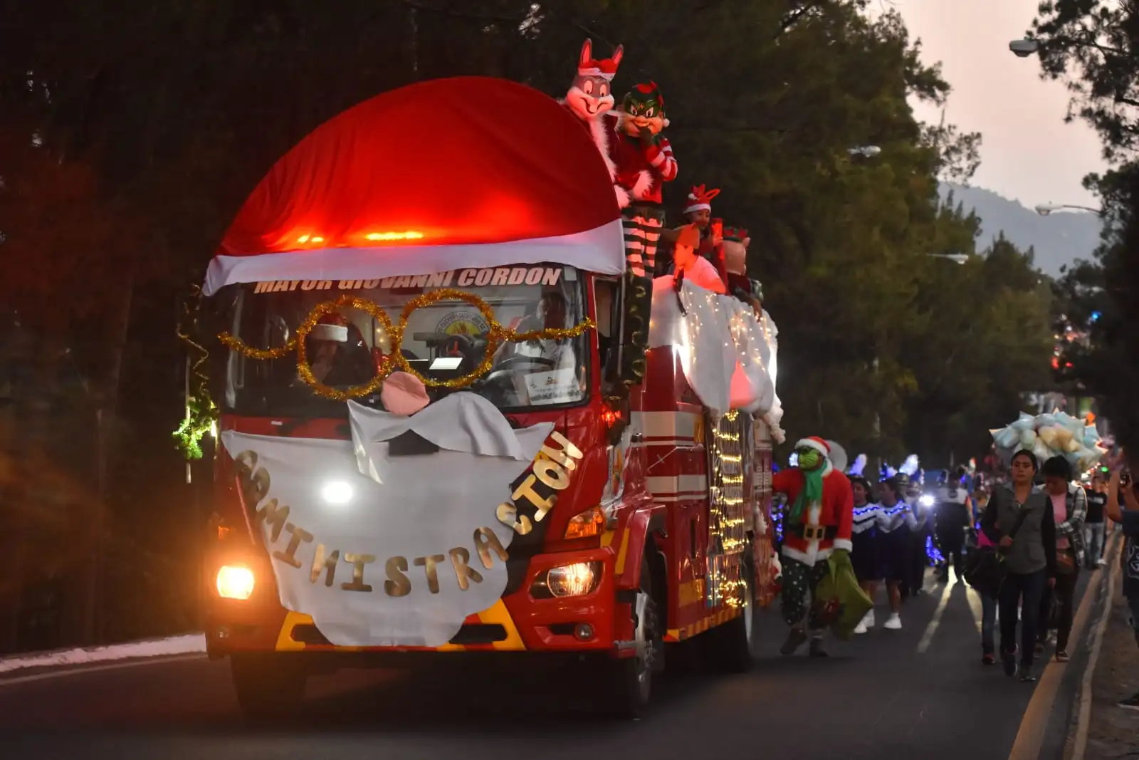 "Guardianes de la Navidad": Bomberos Voluntarios anuncian desfile Navideño 2024