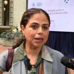 Irene Flores, analista del CIEN, indico que Guatemala está rezagada en infraestructura pública. Foto La Hora: José Orozco.