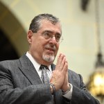 Presidente Bernardo Arévalo, gestionará ante Donald Trump, protección temporal para migrantes guatemaltecos. Foto La Hora: Gobierno de Guatemala.