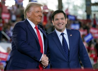 El presidente electo por Estados Unidos, Donald Trump junto al senador de Florida, Marco Rubio.