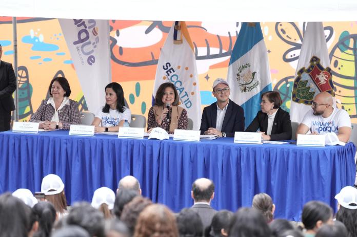 Vicepresidenta acudió al lanzamiento de la iniciativa ¡Volvamos al parque!. Foto La Hora: Vicepresidencia.