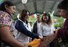 Mujeres son capacitadas y reciben capital semilla para aportar en el hogar. Foto La Hora: Vicepresidencia.