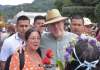 Bernardo Arévalo visitó festival de las flores, en Antigua Guatemala. Foto La Hora: El informativo Noticias.