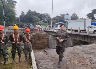 Desinstalación de puente en km. 17.5 CA-9 Sur. Foto: Ejército de Guatemala