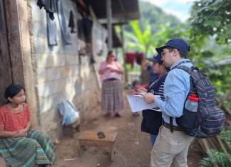 "Mano a mano" busca a las familias más pobres. Foto La Hora: MIDES