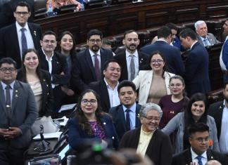 El partido político Movimiento Semilla, el pasado 26 de noviembre en el Congreso de la República. Foto: La Hora / Fabricio Alonzo.