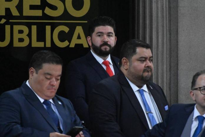 El diputado Héctor Aldana no consiguió apoyo para sus objeciones a la Ley de la Autoridad Designada del Sistema Portuario. Foto La Hora: Fabricio Alonzo