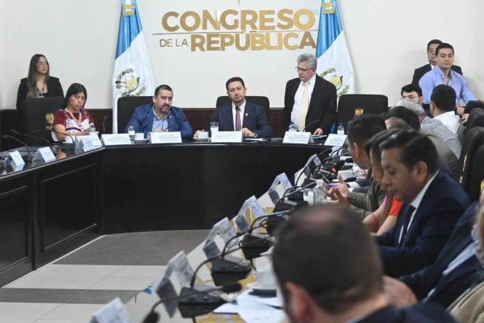 Los jefes de bloque aprobaron que los diputados conozcan varias iniciativas de ley en la presente semana. Foto La Hora: Fabricio Alonzo