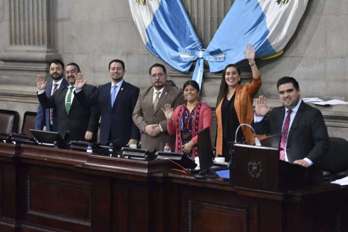 La junta directiva del Congreso se congratula con la aprobación de la Ley de Competencia. Foto: Organismo Legislativo