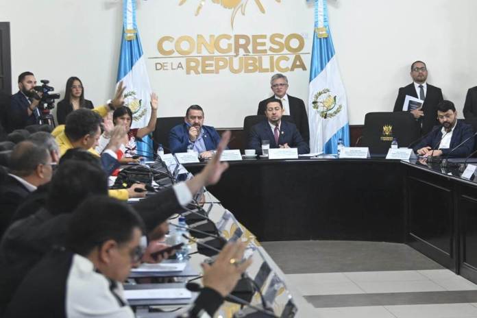 Los jefes de bloque por mayoría aprueban proponer sesiones adcionales en esta semana. Foto La Hora: Fabricio Alonzo