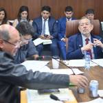 El ministro de Comunicaciones, Félix Alvarado, informa sobre los pasos a desnivel en la Petapa y Roosevelt. Foto La Hora: Fabricio Alonzo