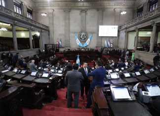 Los diputados no descartan aprobar su presupuesto de Q1 mil 204 millones. Foto: Congreso