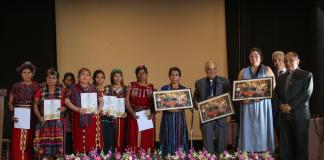 Mujeres Ixiles reciben el galardón por su lucha contra el genocidio en Guatemala