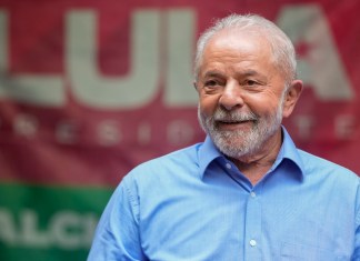 Dan de alta al presidente Lula da Silva tras someterse a cirugía para detener hemorragia cerebral El presidente brasileño Luiz Inácio Lula da Silva fue dado de alta del hospital el domingo después de someterse a una cirugía para detener una hemorragia cerebral. Foto La Hora: AP