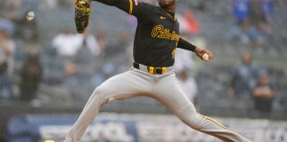 Aroldis Chapman de los Piratas de Pittsburgh lanza ante los Yankees de Nueva York, el 28 de septiembre de 2024, en Nueva York. Foto La Hora: AP