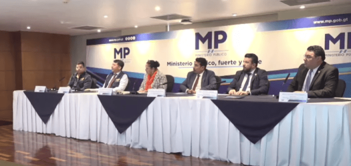 Autoridades del MP durante la conferencia de prensa dieron a conocer más detalles acerca de las diligencias realizadas durante el operativo 