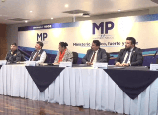 Autoridades del MP durante la conferencia de prensa dieron a conocer más detalles acerca de las diligencias realizadas durante el operativo "Gota a Gota". 