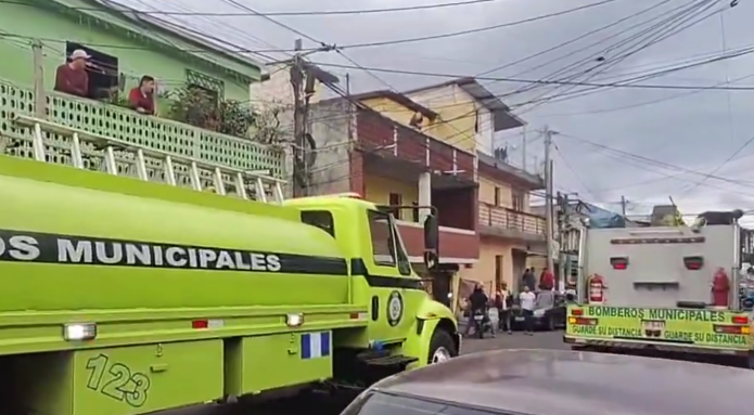 Bomberos Municipales, informaron acerca del control de un incendio reportado en Sección Z lote 124, colonia El Milagro, zona 6 de Mixco.